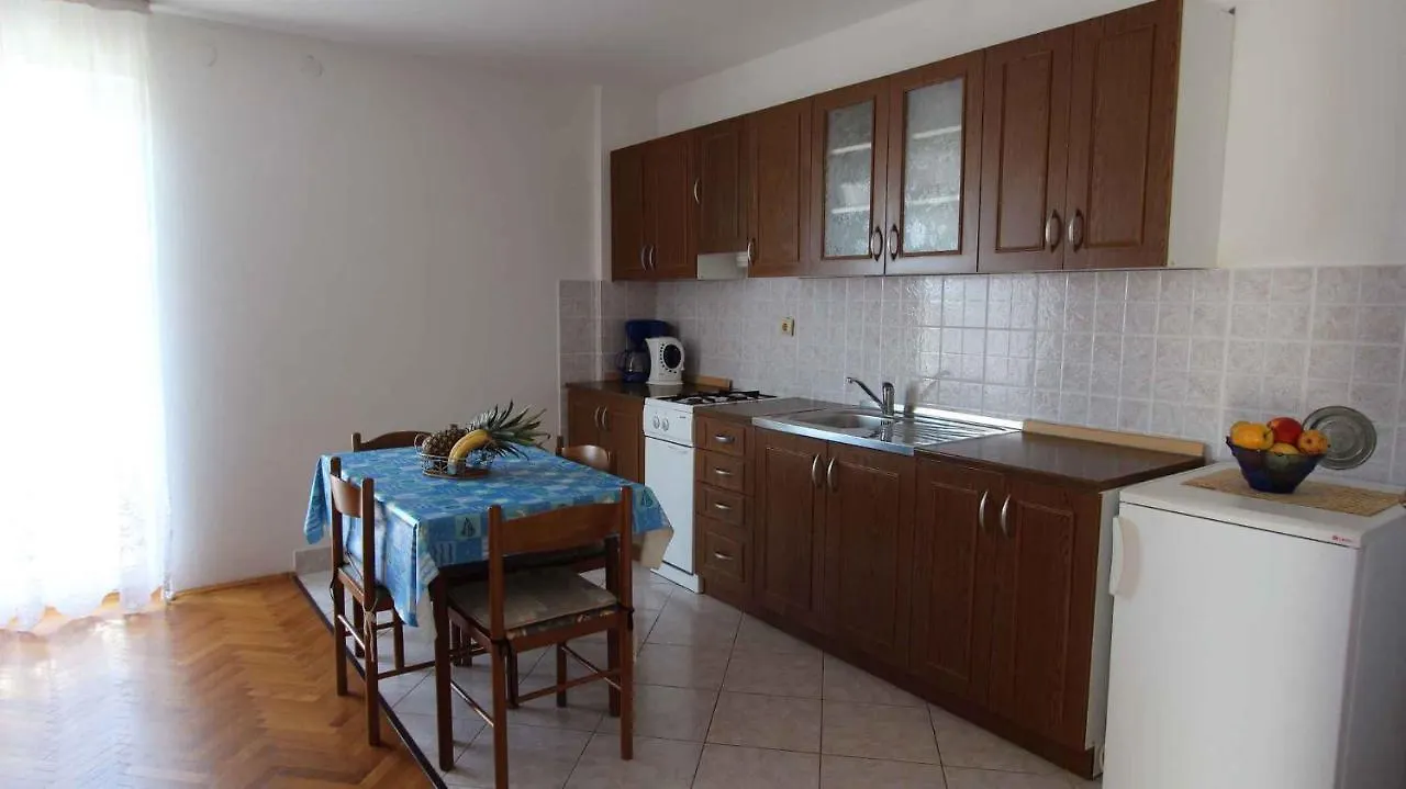 Apartment In Malinska 19