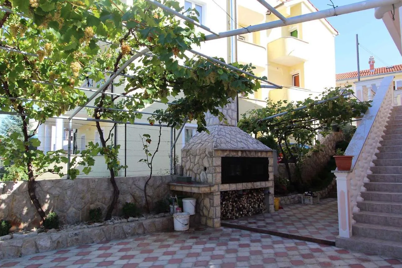 Apartment In Malinska 19