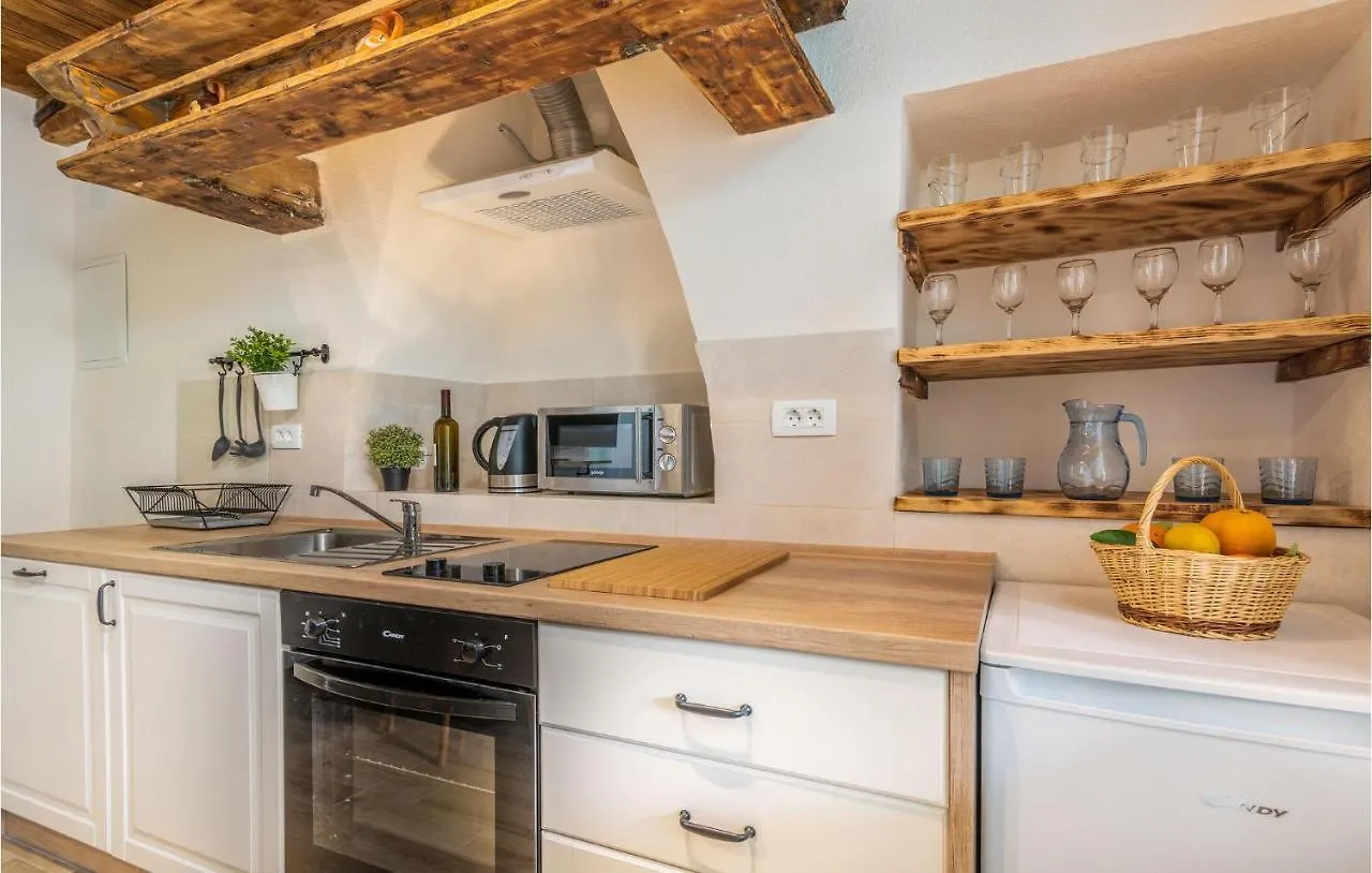 Apartment In Malinska 19
