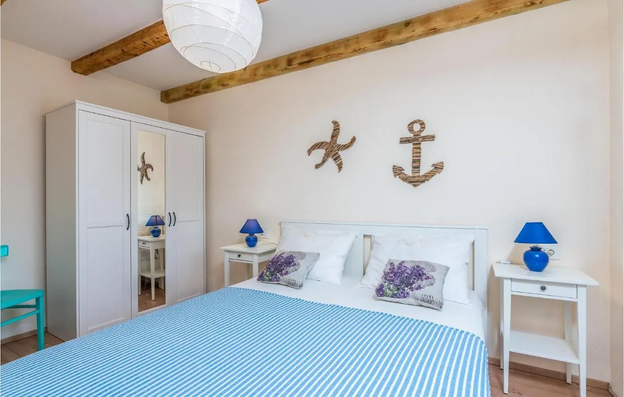 Apartment In Malinska 19